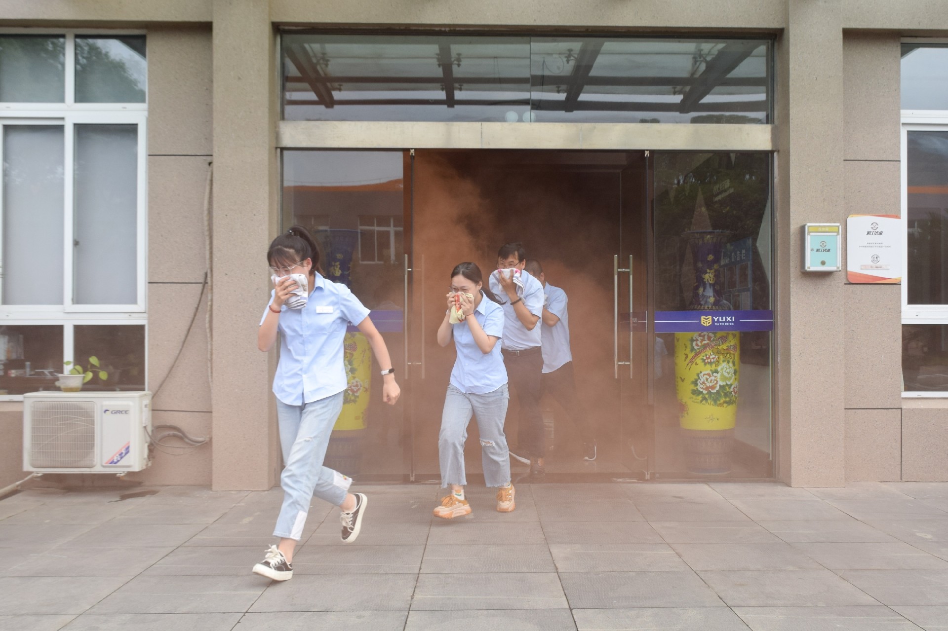 1688713712628908.jpg 1688713712628908.jpg