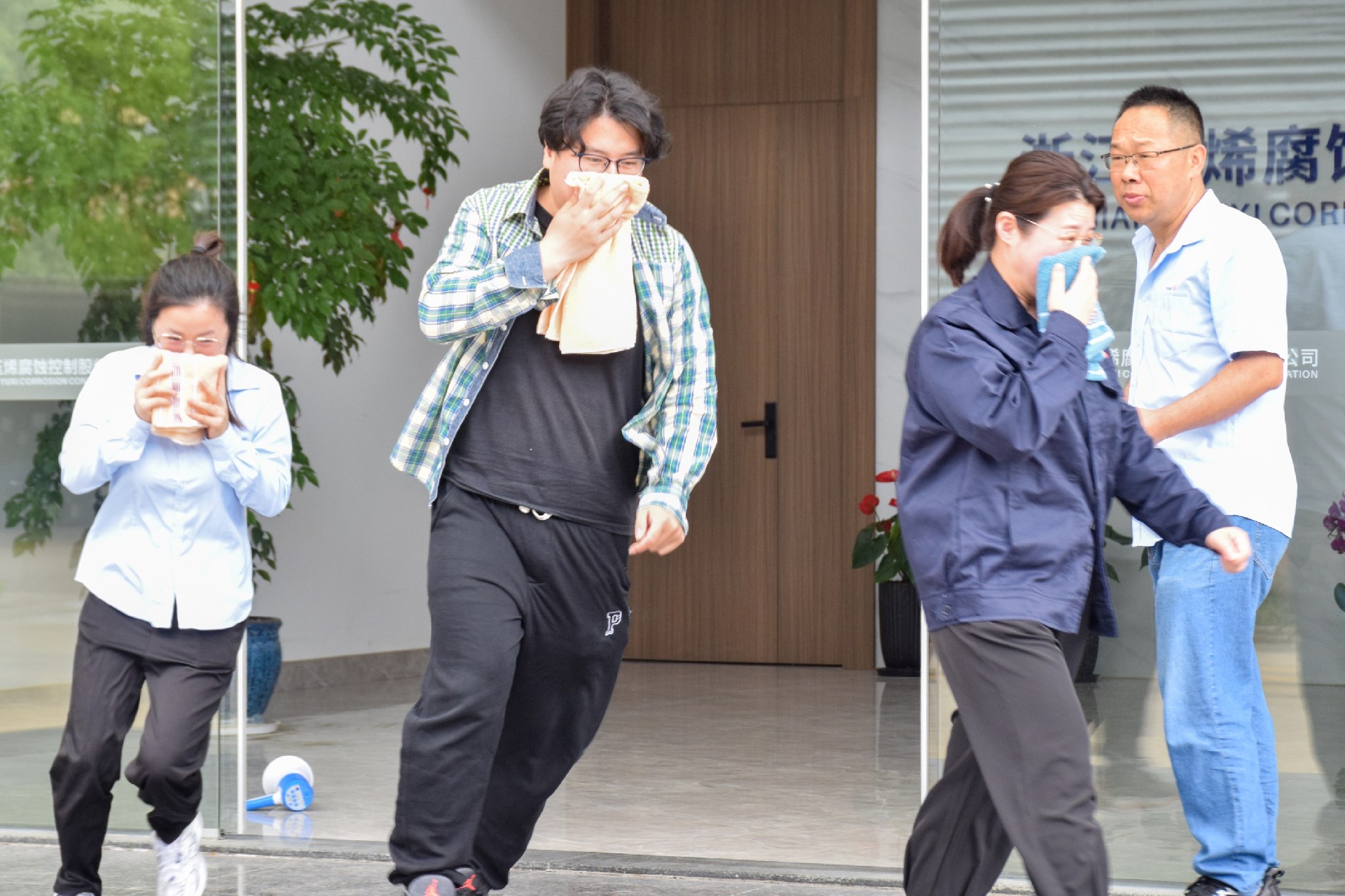 1717732258208903.jpg 1717732258208903.jpg